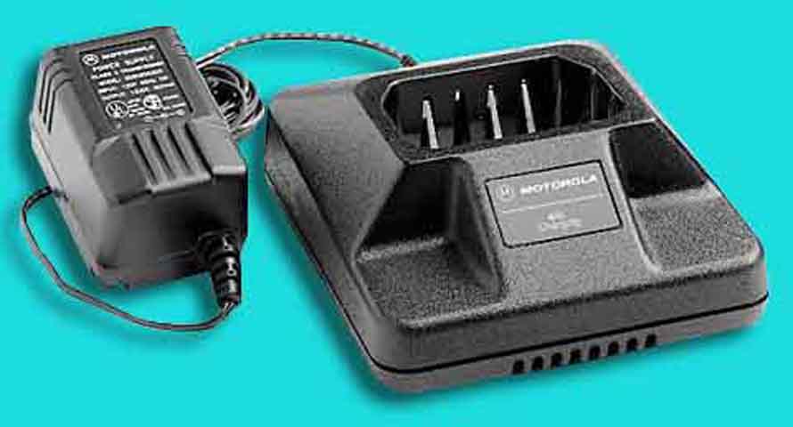 Motorola HTN9702 10 Hour Standard Rate Charger